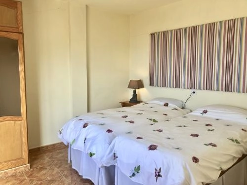 bedroom_2